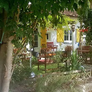 Maison Aux Volets Jaunes Les Angles (Gard)
